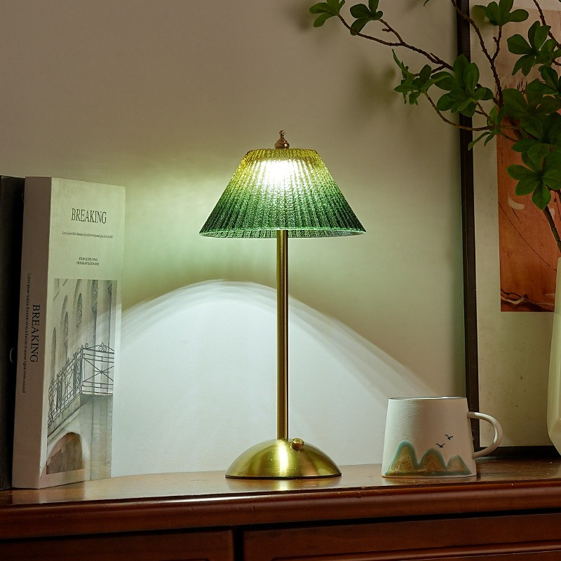 Glass Bed - Lampada da Tavolo in Vetro Verde