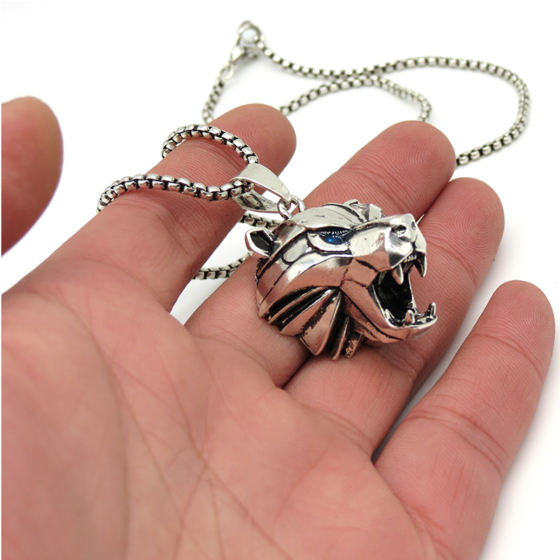 Collana con ciondolo medaglion - Cobra Extruder recensione e prezzo