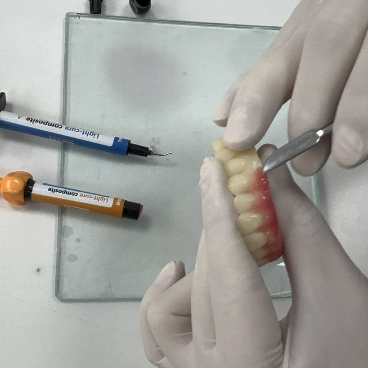 Materiali dentali Ponte in por - Uv Resin recensione e prezzo
